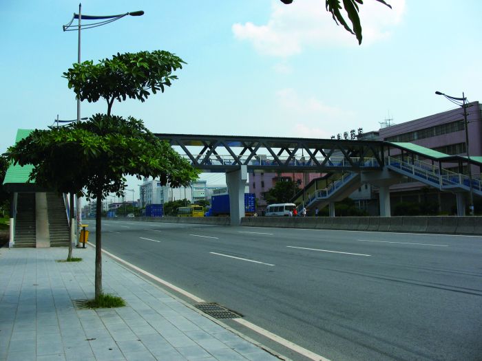 廣東省東莞市莞長(cháng)公路人行天橋.jpg